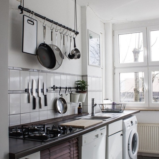 Интерьер кухни без верхних навесных шкафов – идеи дизайна и проектирования #190