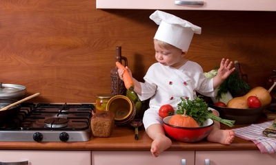24 рекомендации для создания безопасной для детей кухни: от фурнитуры до розеток