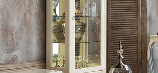 Витрина (правая) отделка перламутровый кремовый лак, сусальное серебро, покрытое лаком шампань FB.DC.VZ.49