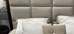 Кровать с решеткой отделка шпон вишни C, серебро C-L, ткань Finca 43a FB.BD.MES.664
